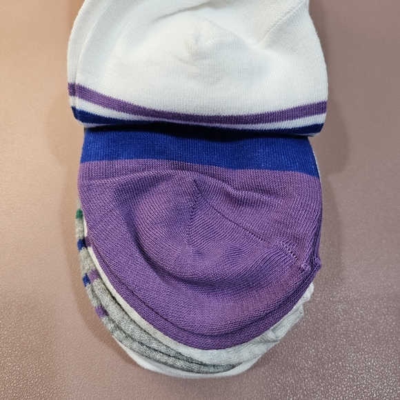 NWT Old Navy 6 Pack of Multi Color Ankle Socks - Picture 2 of 8